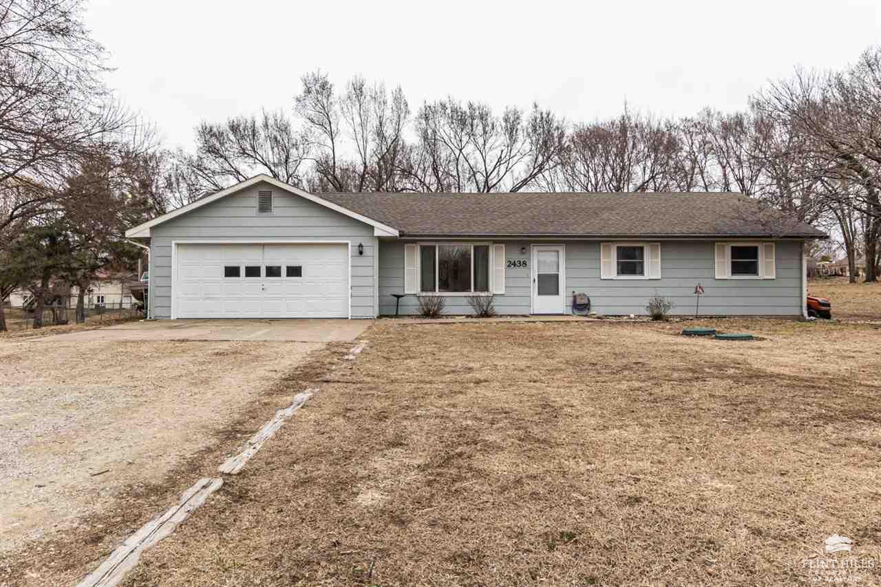 2438 Woodside Lane