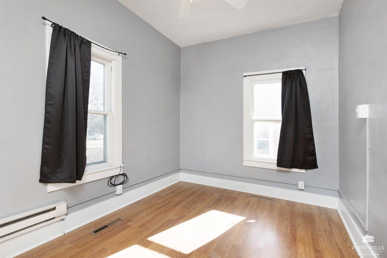 340 W 1 St Street