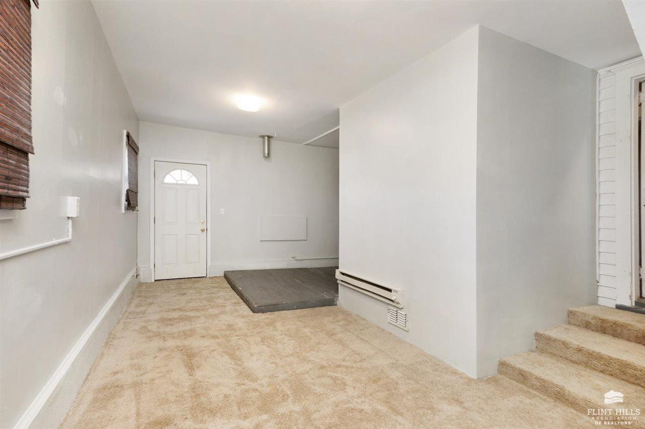 340 W 1 St Street