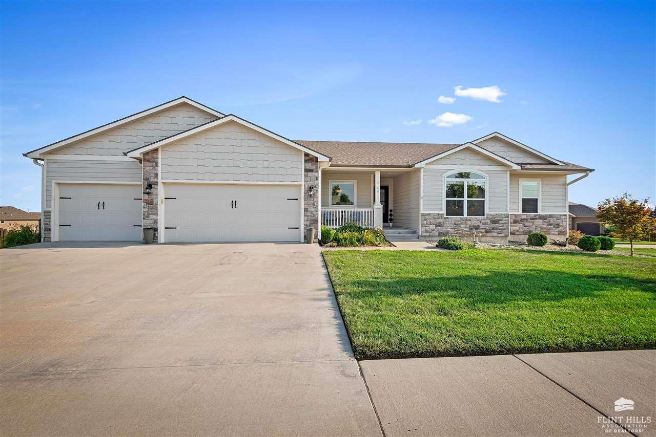8748 N Kelliann Way