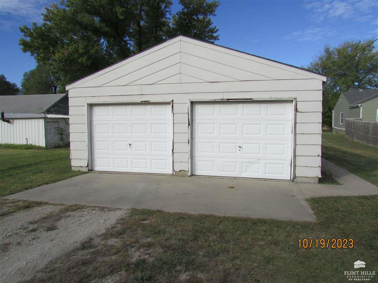 106 N 10 Street