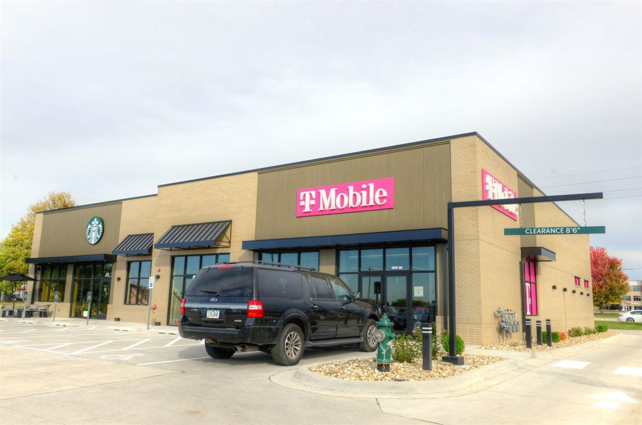 5425 NE Edgewood Road NE #200 CedarRapids IA 52411