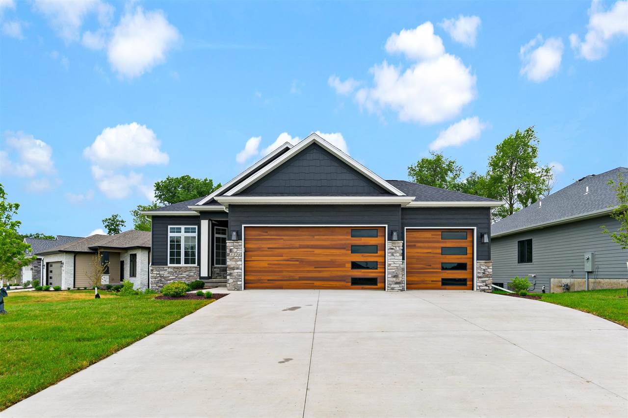1326 High Country Rd, Coralville, IA 52241