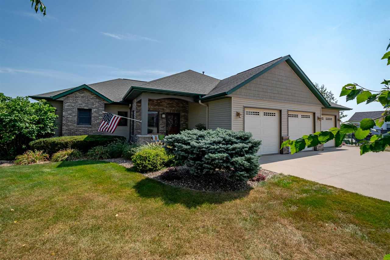 3128 East View Circle Dr, Riverside, IA 52327