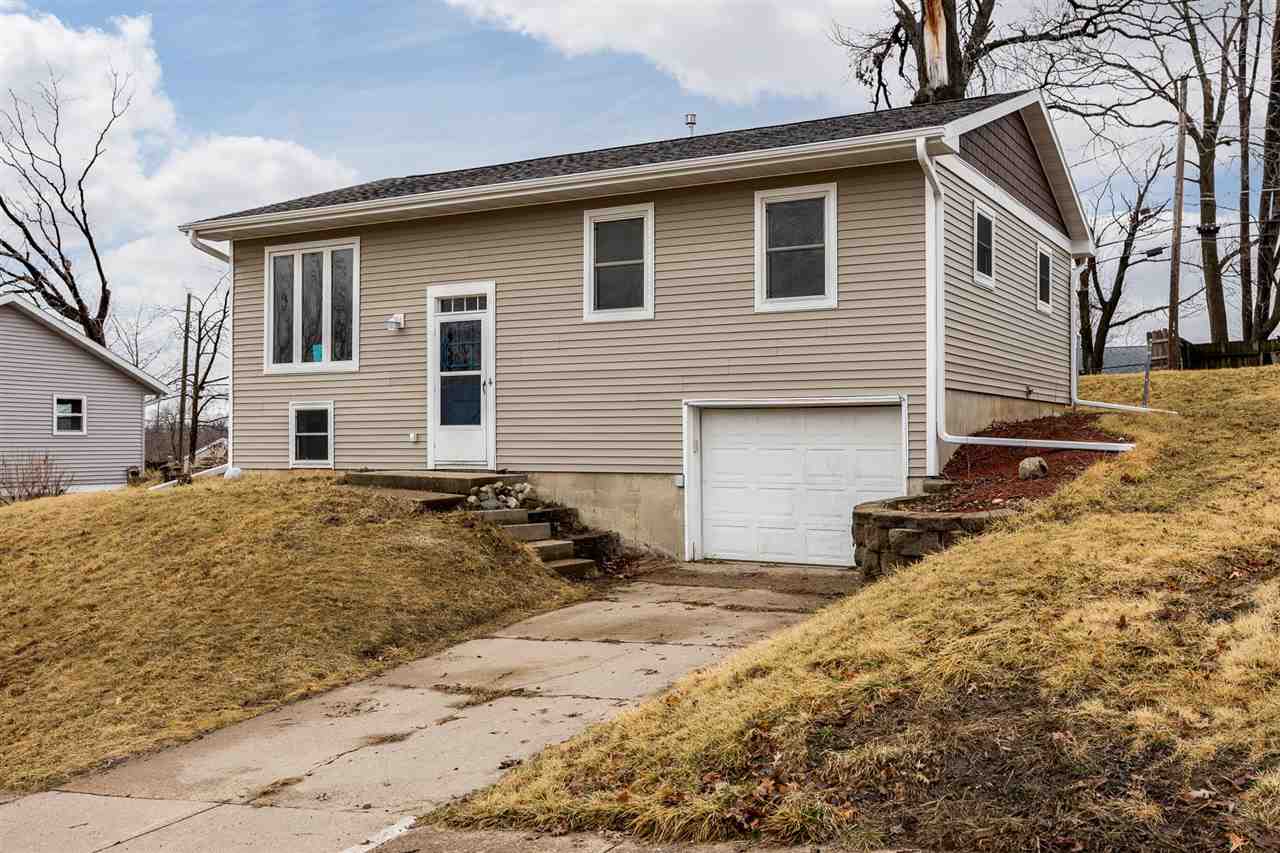 1012 Cheyenne Rd Nw, Cedar Rapids, IA 52405