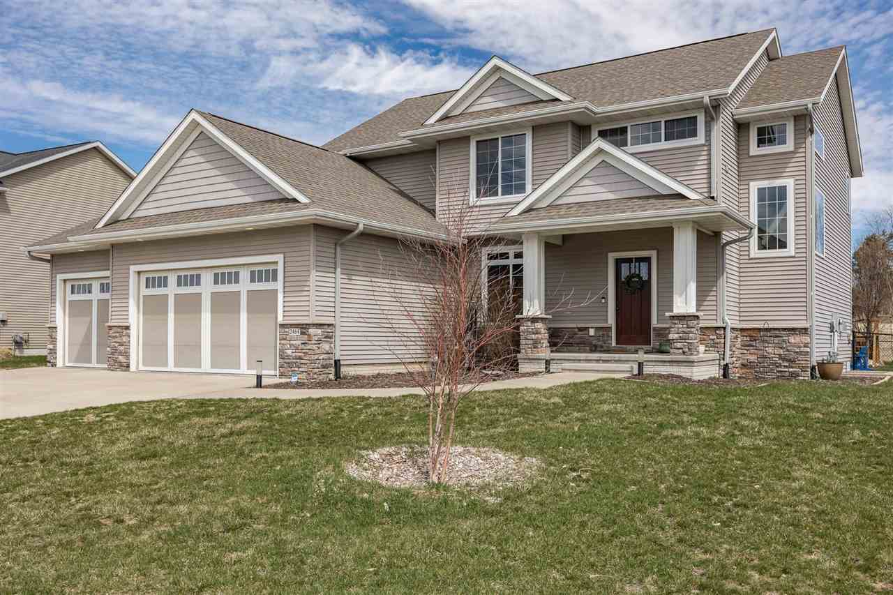 2464 Dempster Dr, Coralville, IA 52241