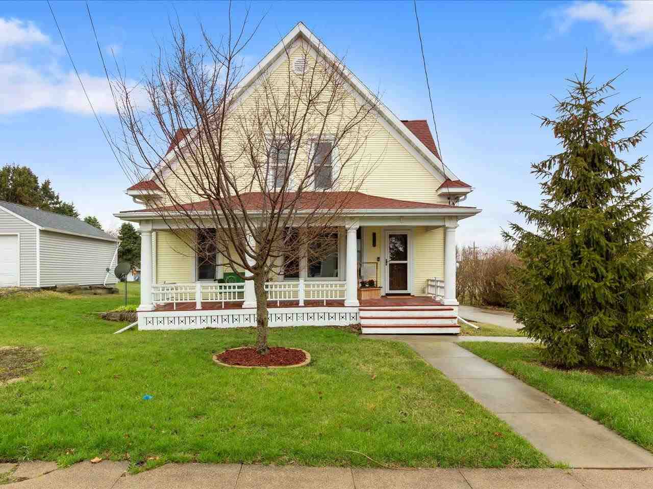 403 S Washington St, Lisbon, IA 52253