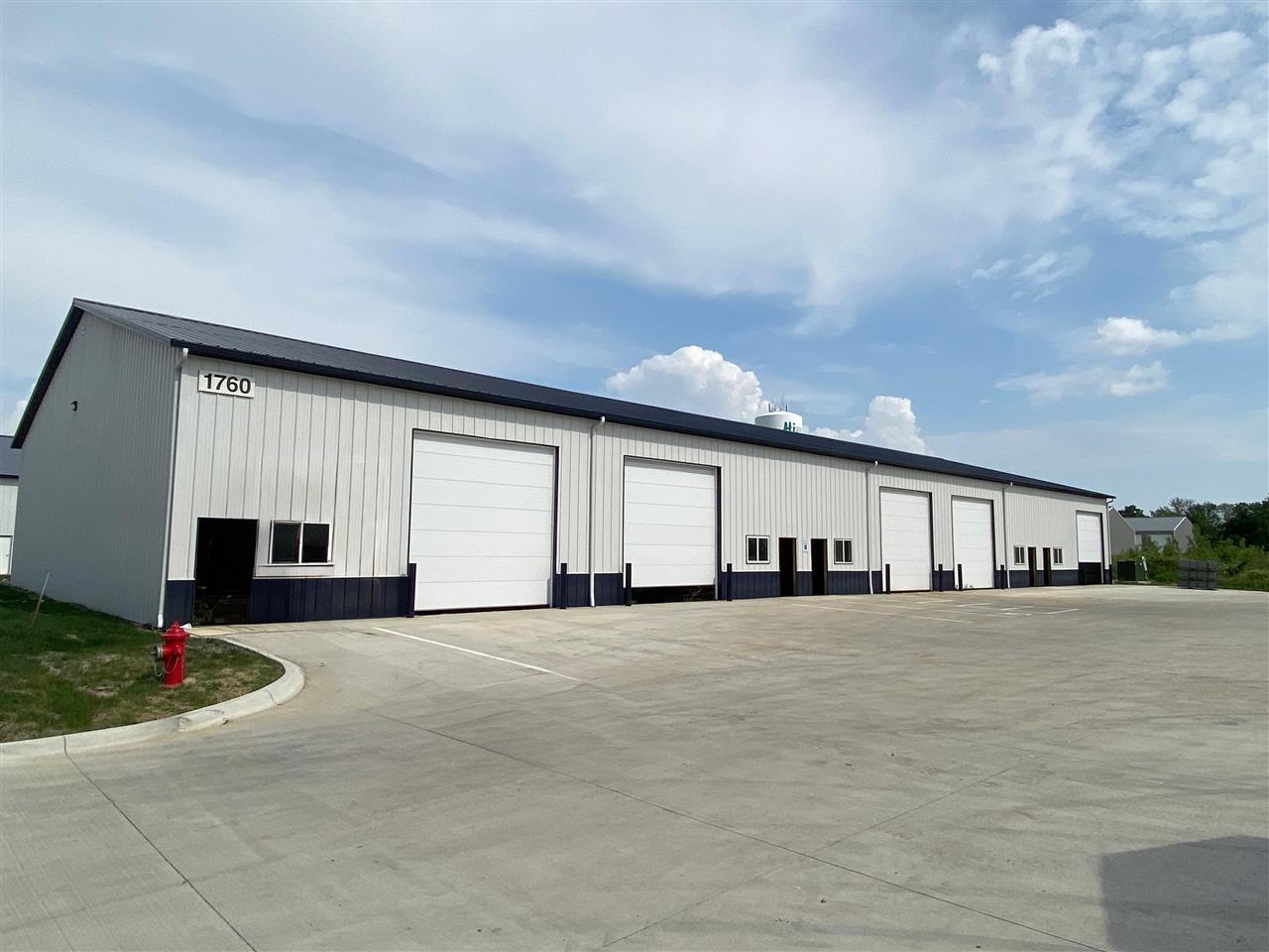 1760 Robins Rd #200 Hiawatha IA 52233