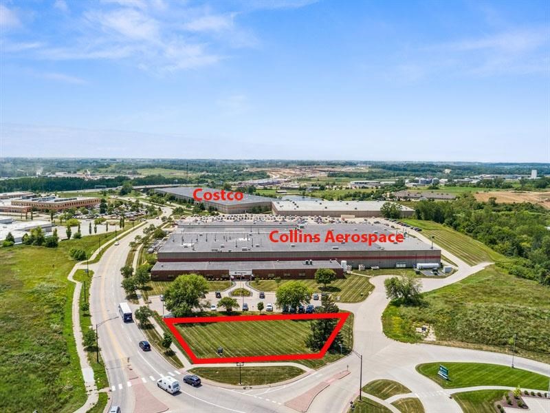 2815 Heartland Dr, Coralville, IA 52241