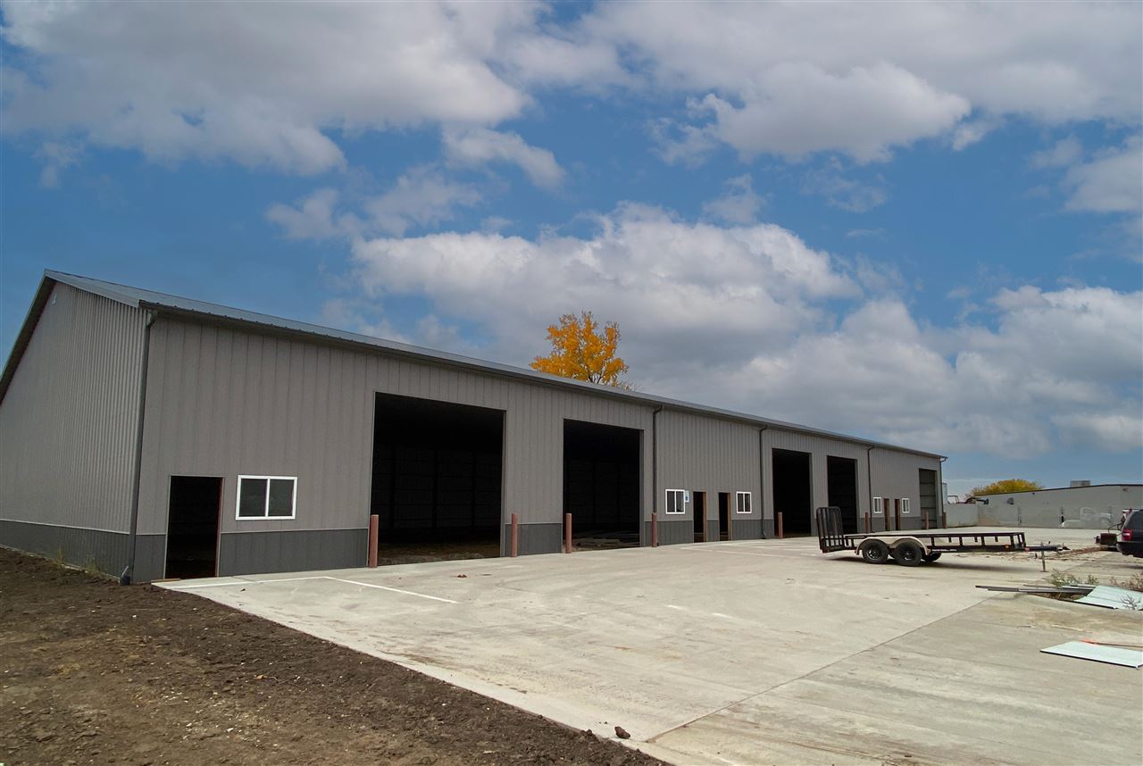 1408 Industrial Ave #A, B, C Hiawatha IA 52233