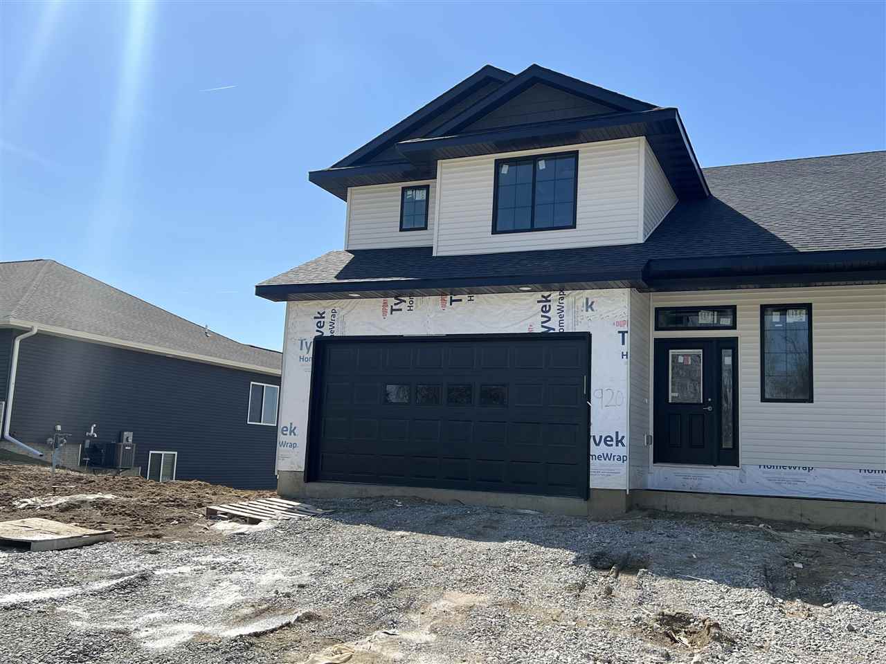 920 Prairie View Dr, West Branch, IA 52358