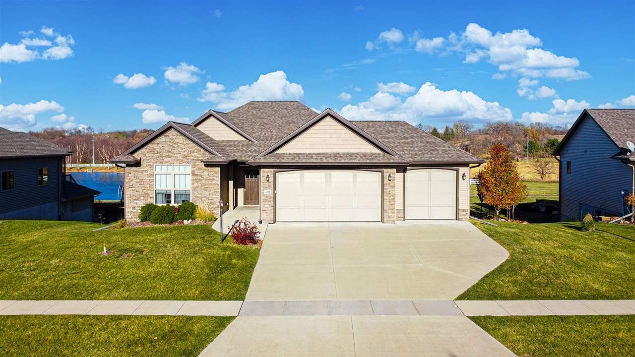 400 Carlyle Dr, North Liberty, IA 52317