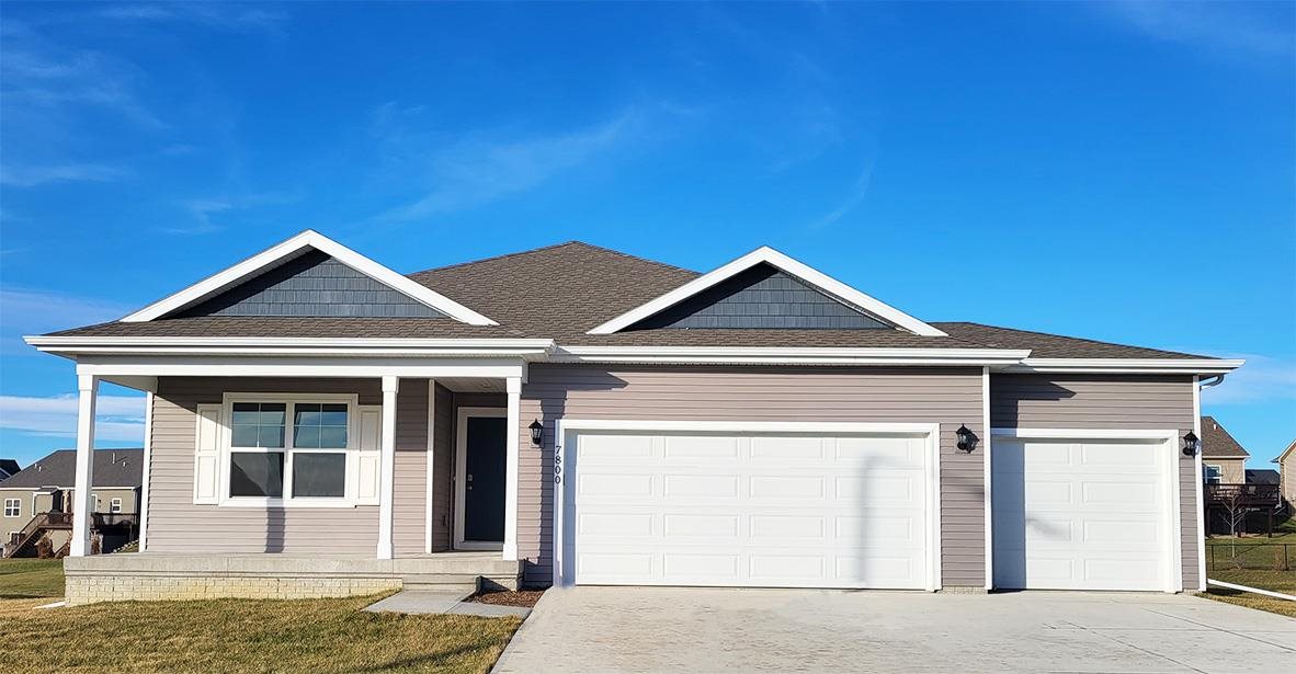 213 Dawson Dr, West Branch, IA 52358