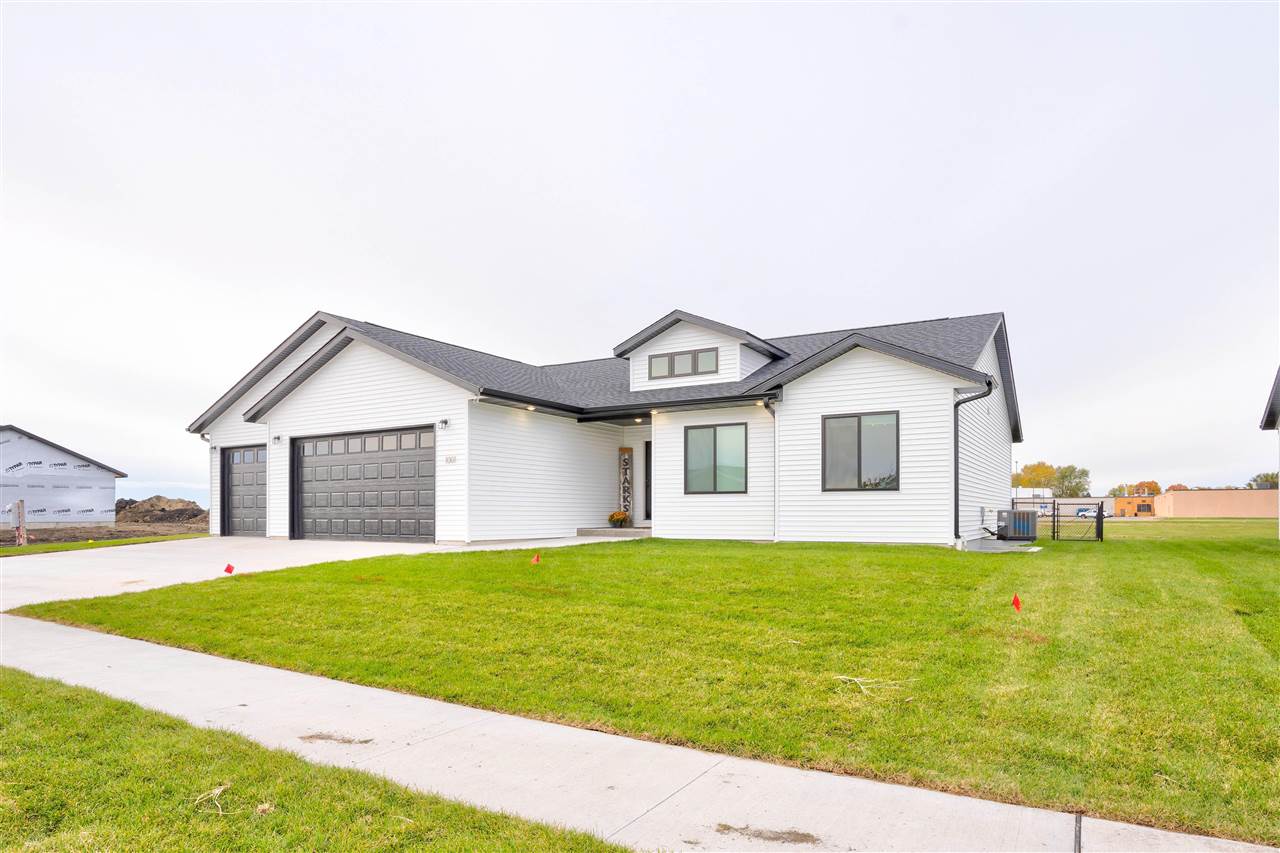 688 Hanks Dr., Iowa City, IA 52240