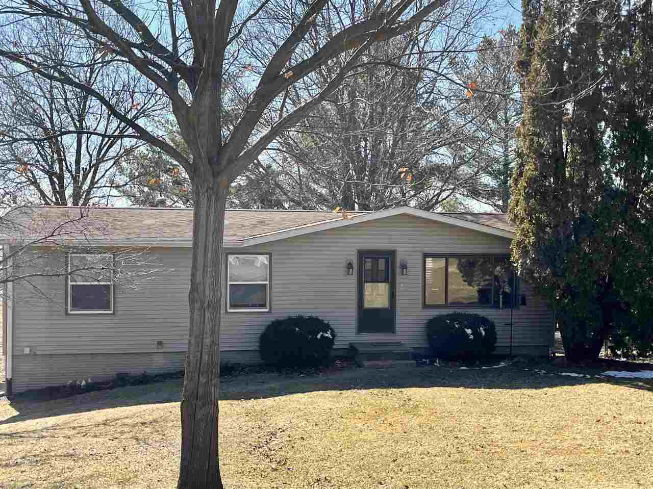 40 Greenview Drive, West Branch, IA 52358