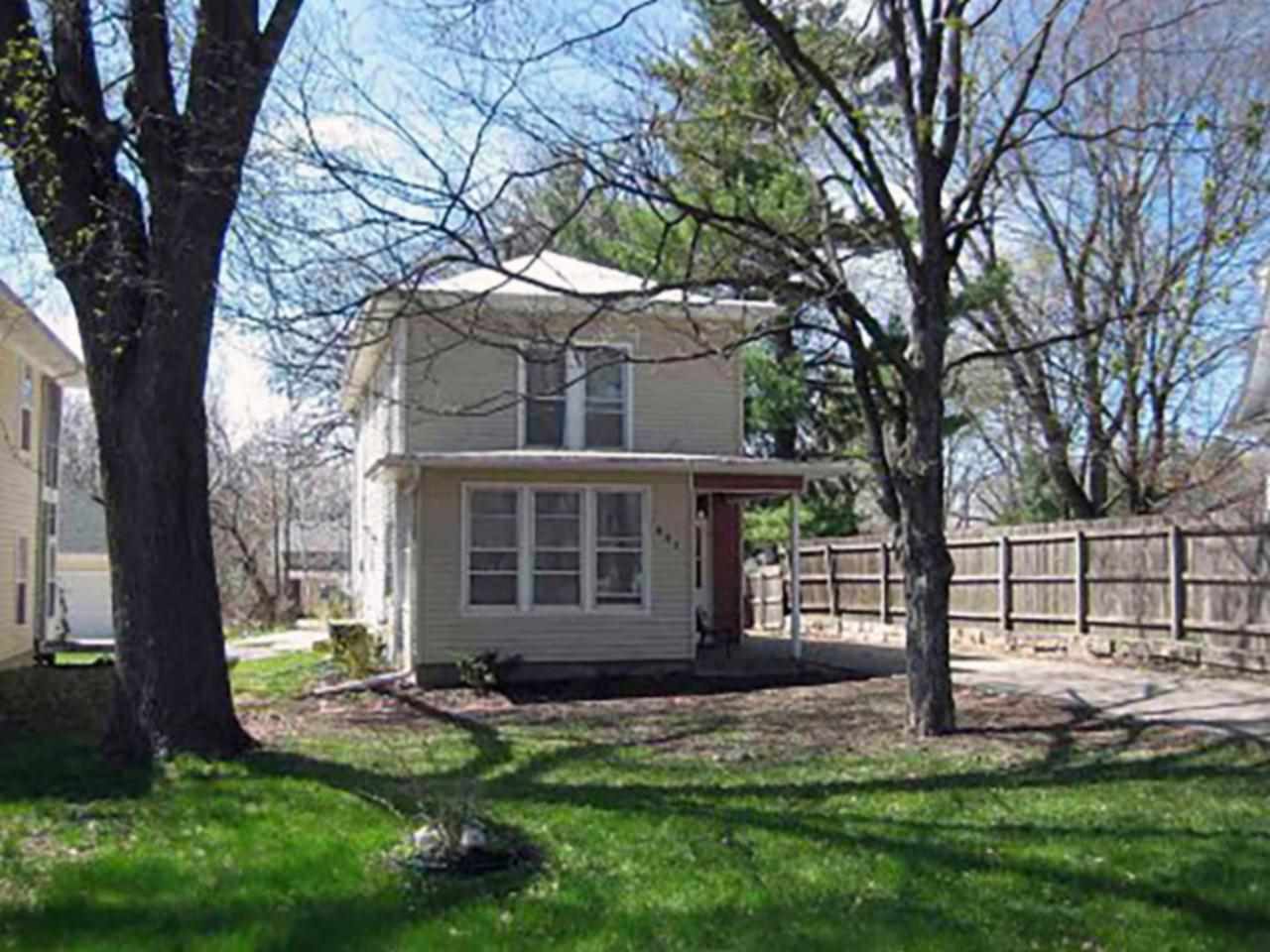 803 S Summit St, Iowa City, IA 52240