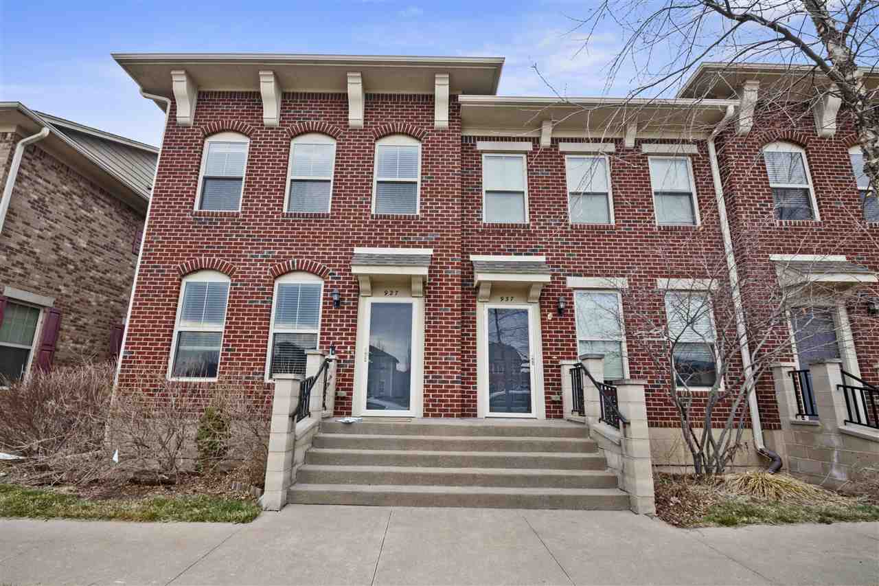 927 Walker Cir, Iowa City, IA 52245