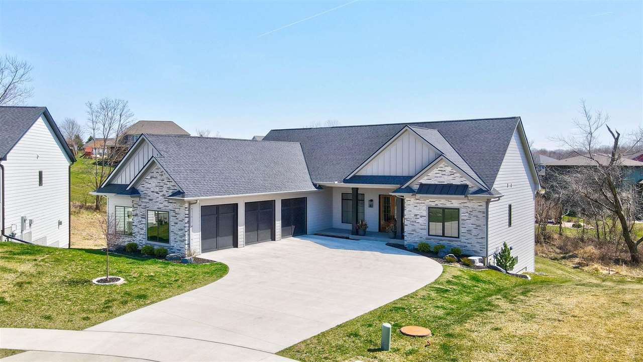 2909 Pine Hill Trce, Coralville, IA 52241