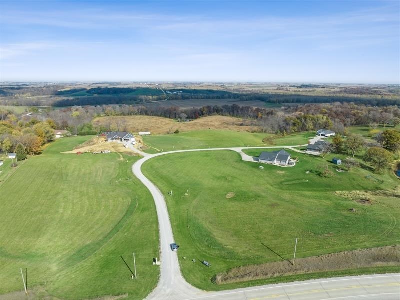 2825 W Court, Parnell, IA 52325