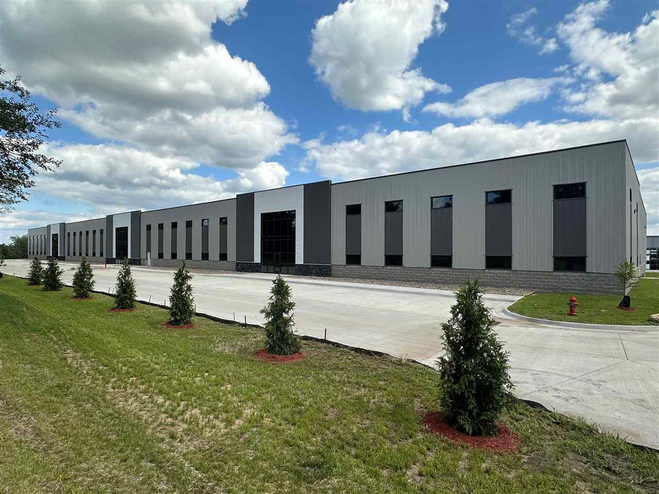2112 Robins Rd #450 Hiawatha IA 52233