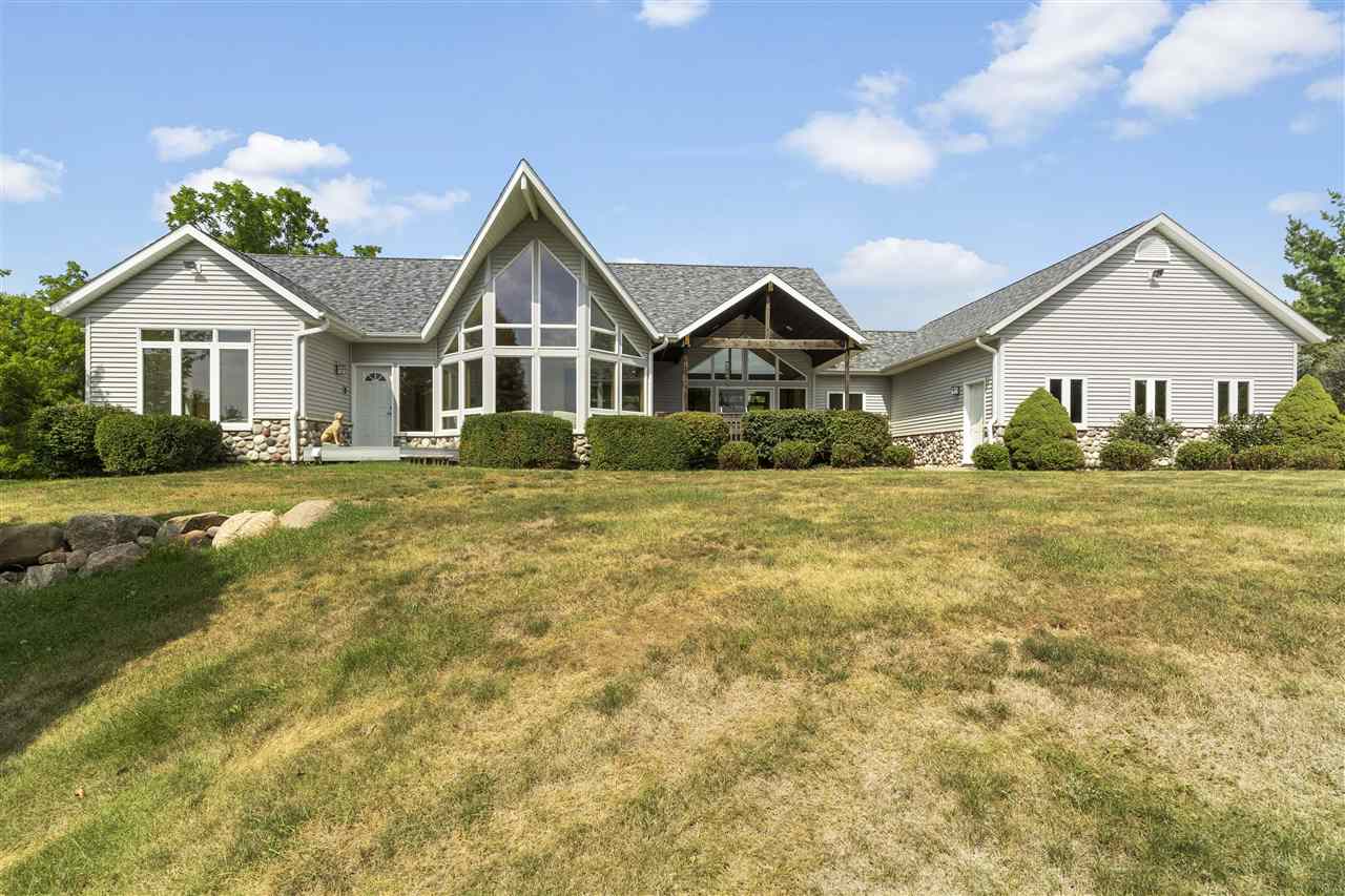 3320 NE Ridgewood Country Ct., North Liberty, IA 52317