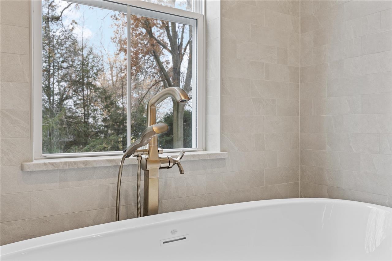 611 TEMPLIN RD, IOWA CITY, IA 52246 Westwinds Real Estate