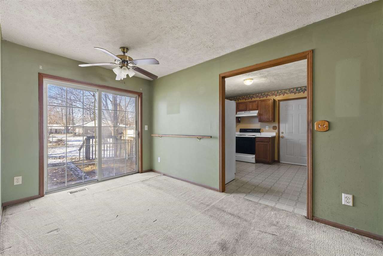 Edge Realty Group 110 N Adams St, Keota