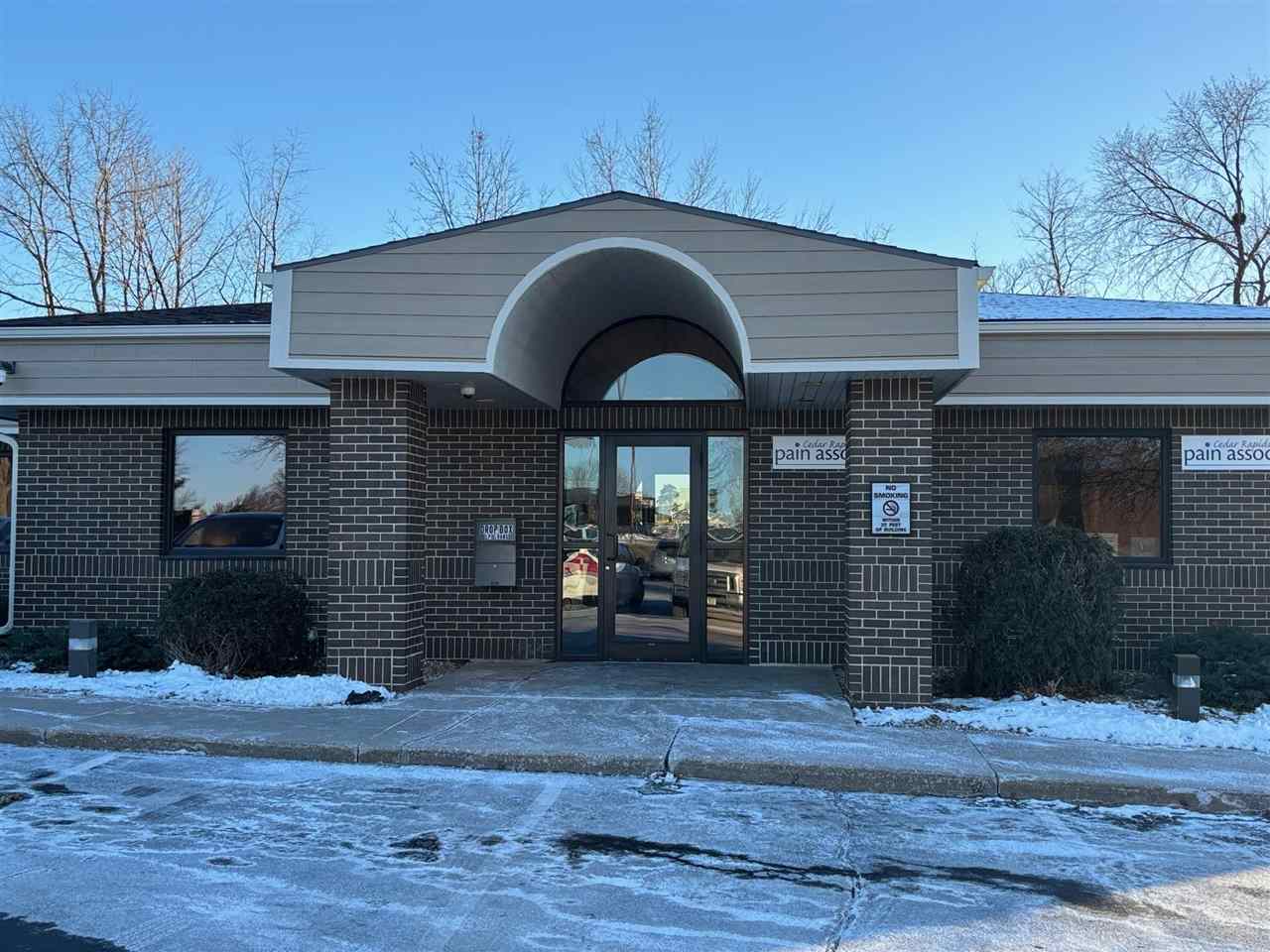 4201 Glass Rd NE CedarRapids IA 52402