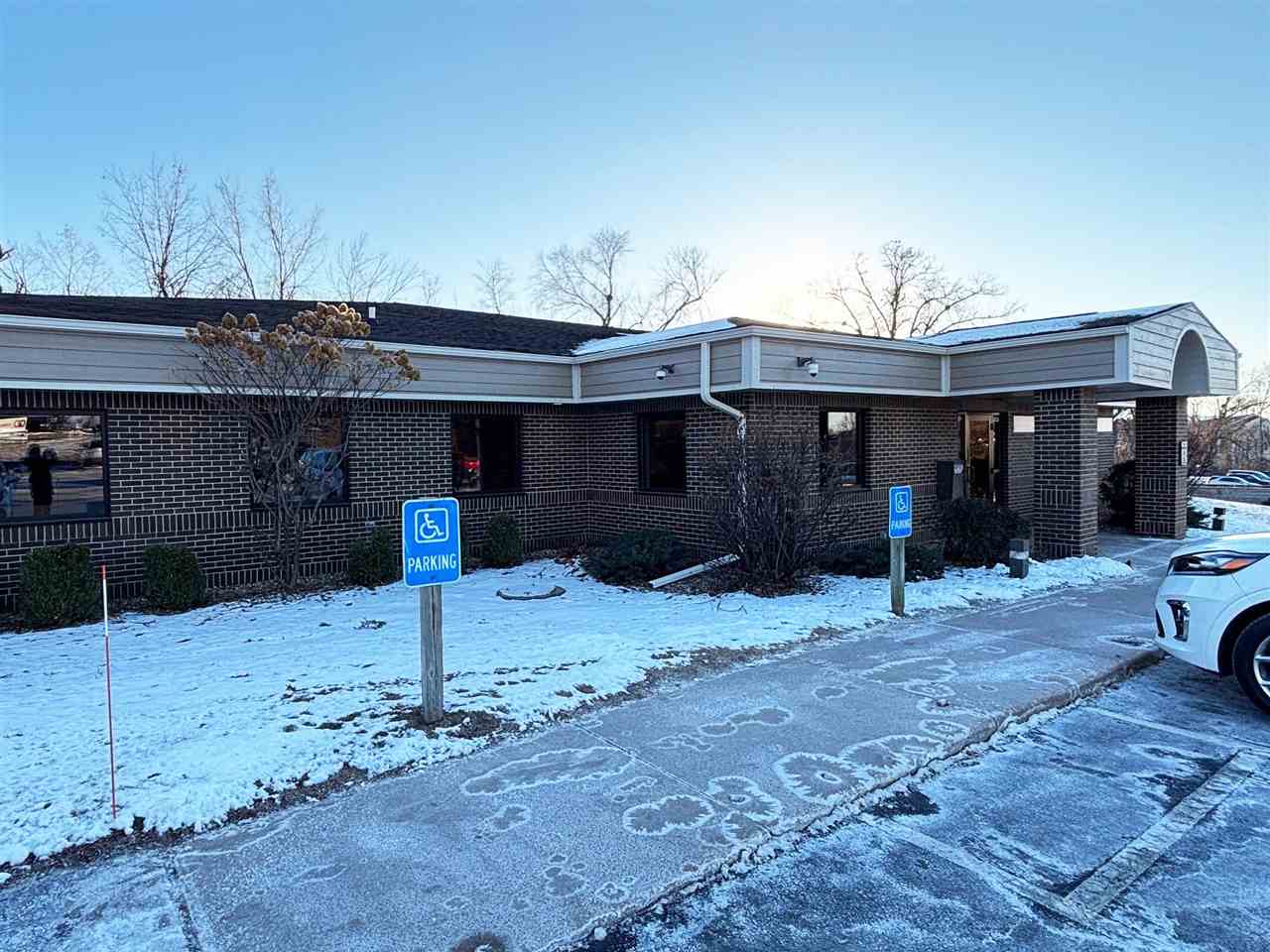 4201 Glass Rd NE CedarRapids IA 52402