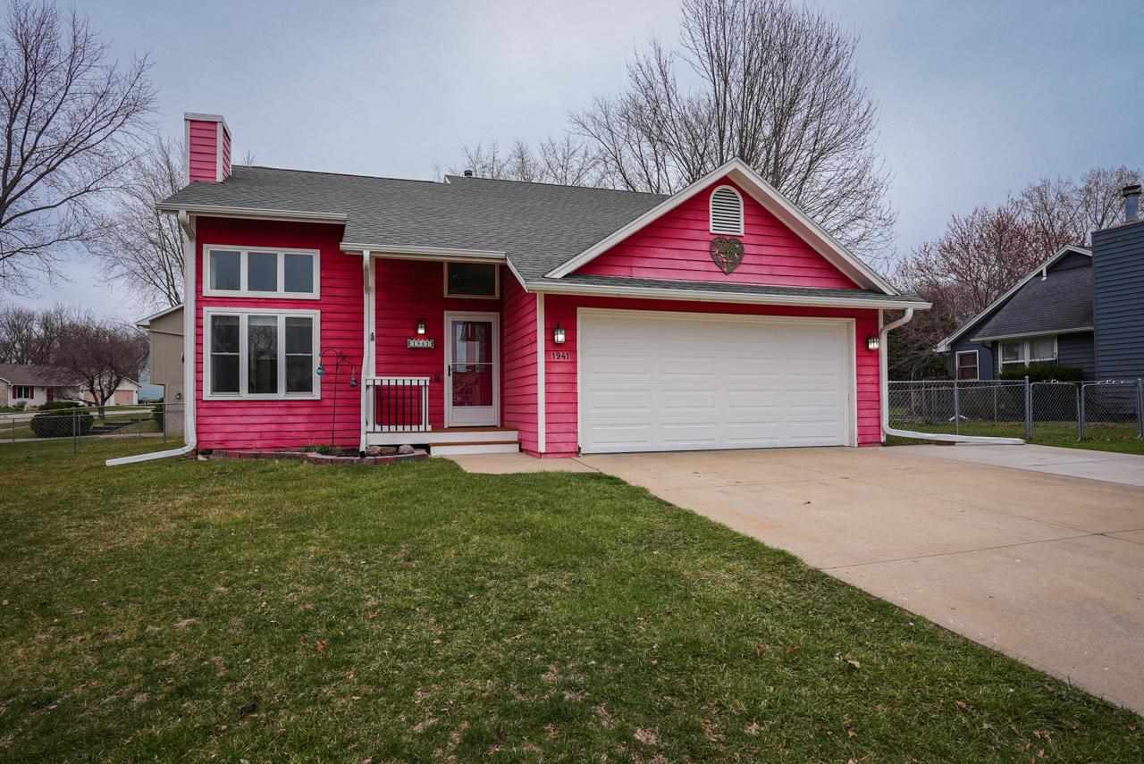 1941 Holiday Rd, Coralville, IA 52241