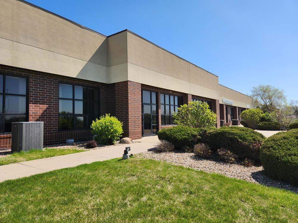 5005 Bowling St SW #A IA 52404