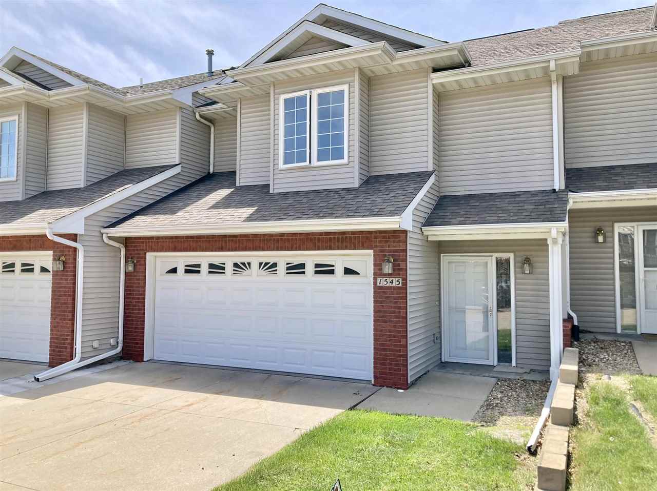 Edge Realty Group 1545 McKinley Pl, Iowa City