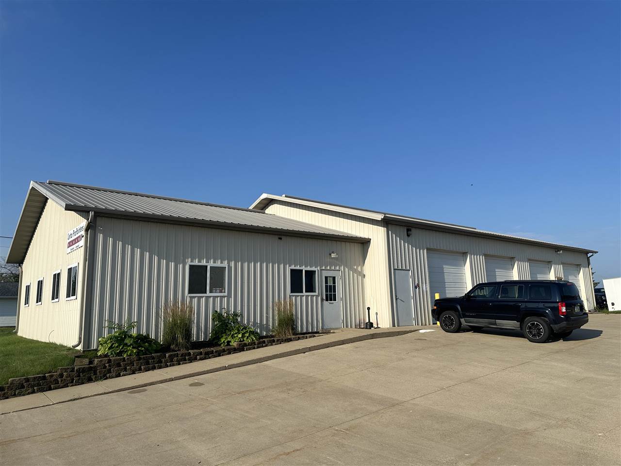 1110 Hawkeye Dr #A Hiawatha IA 52233