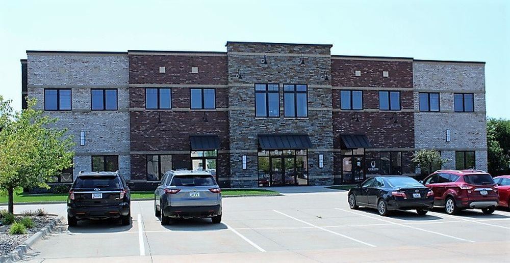 1641 Boyson Square Dr #102 Hiawatha IA 52233
