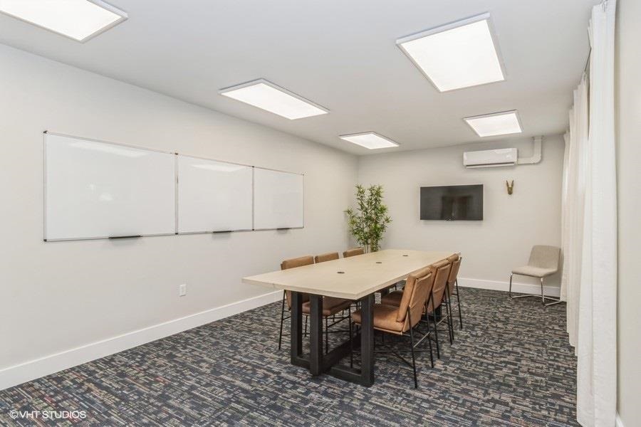 215 N Iowa Ave #1,4,5,6 Washington IA 52353