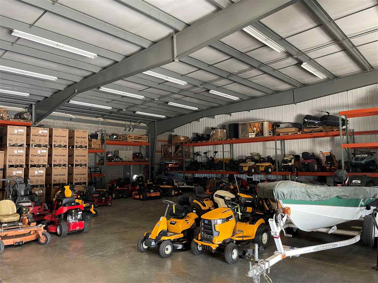 1329 Stamy Rd Hiawatha IA 52233