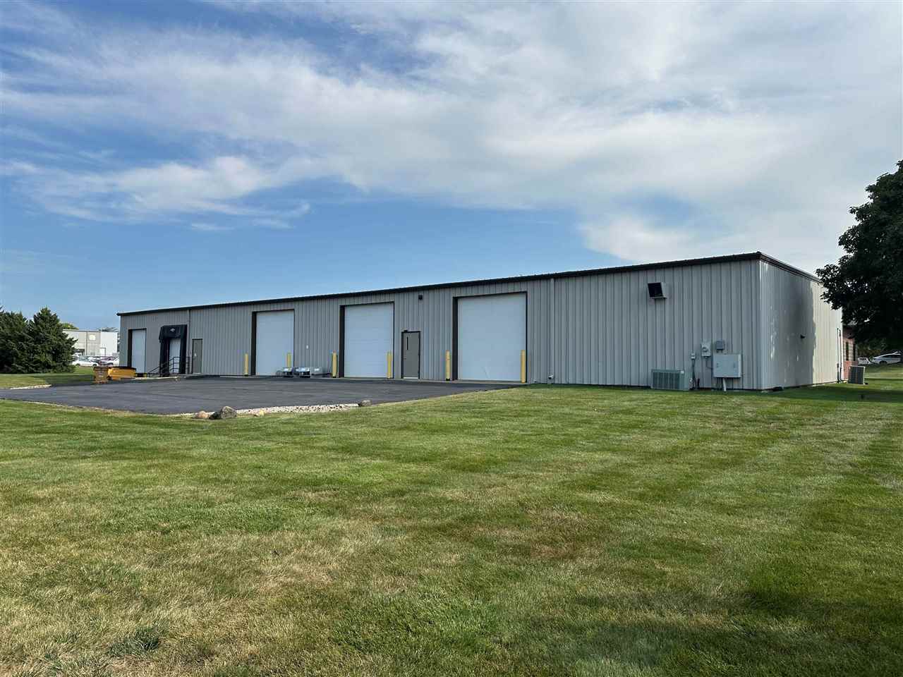 1465 Sherman Rd Hiawatha IA 52233