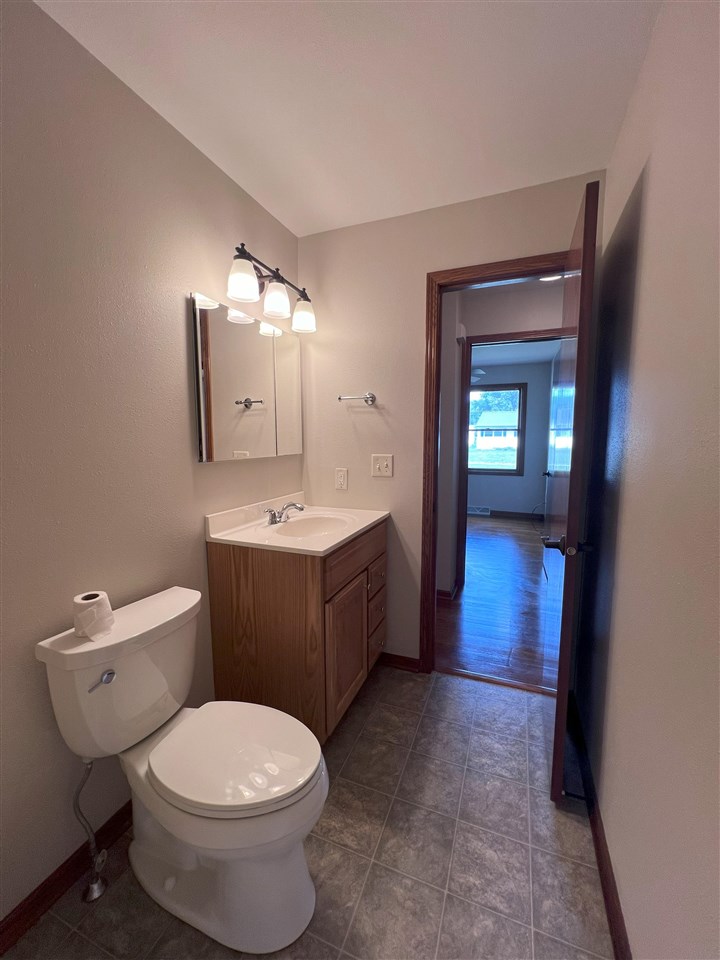 Edge Realty Group 2215 California Ave, Iowa City