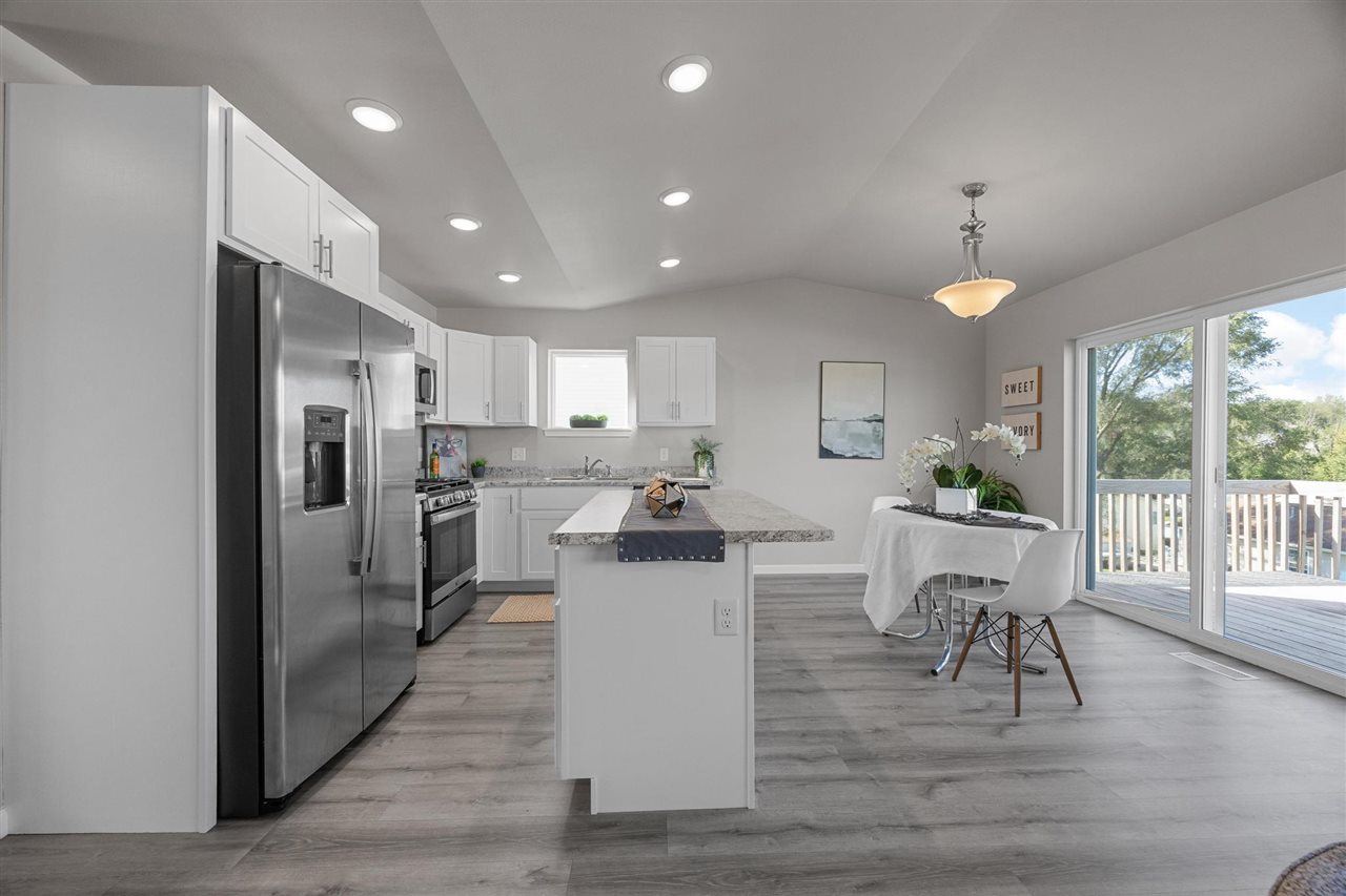 Edge Realty Group 822 Hughes St, Coralville