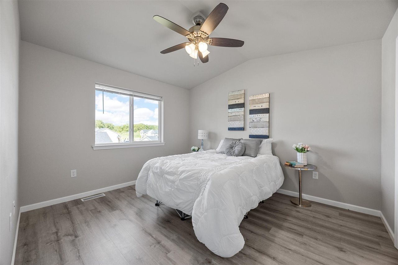 Edge Realty Group 822 Hughes St, Coralville