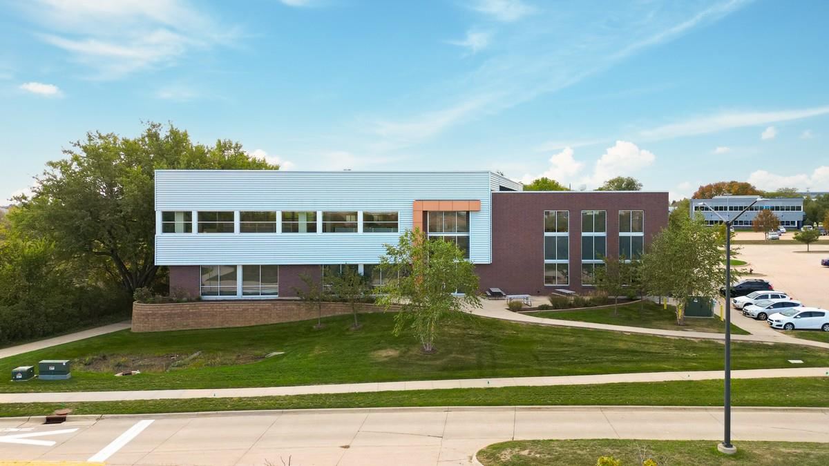2598 University Parkway #2 Coralville IA 52241