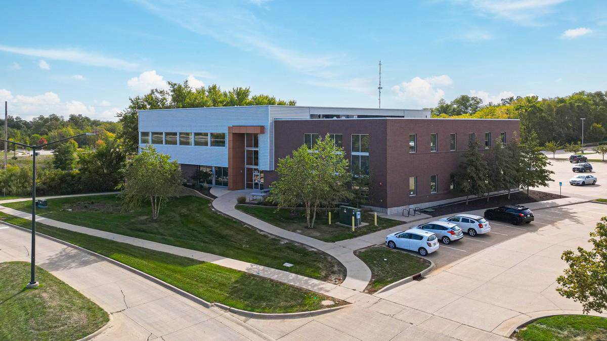 2598 University Parkway #2 Coralville IA 52241