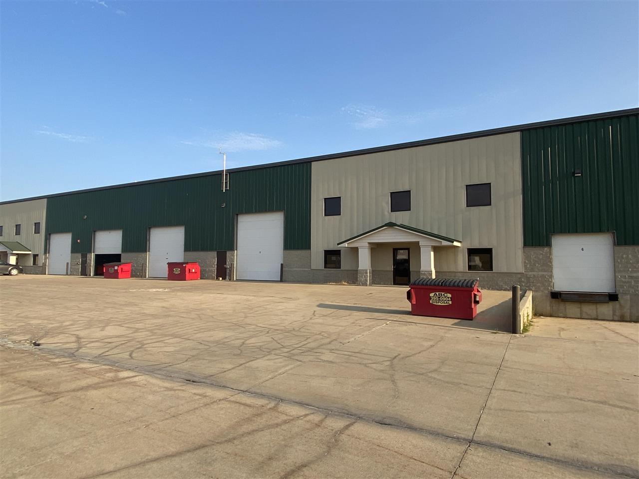 1729 Hawkeye Dr Hiawatha IA 52233
