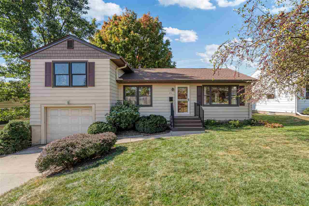 Edge Realty Group 21 N Lowell St, Iowa City