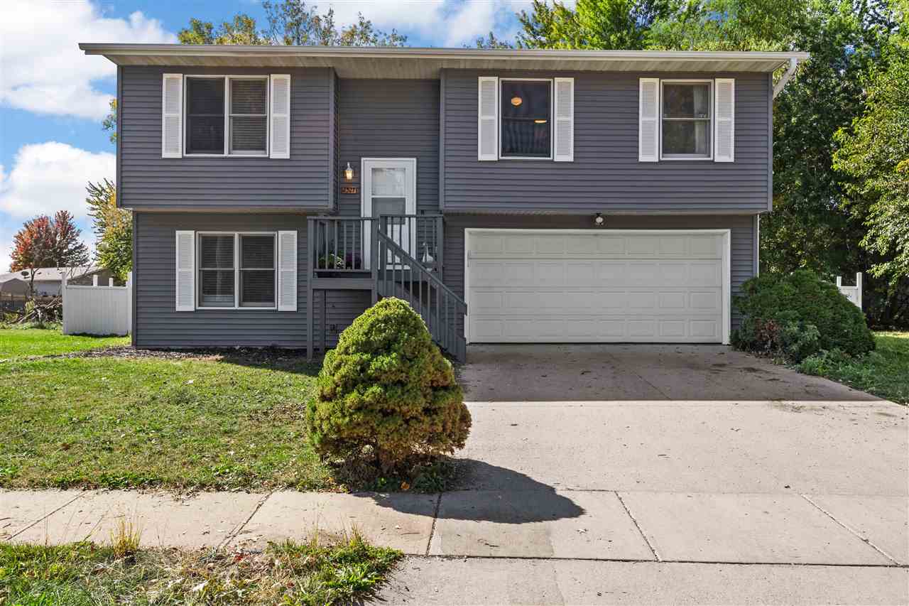 Edge Realty Group 2527 Aster Ave, Iowa City