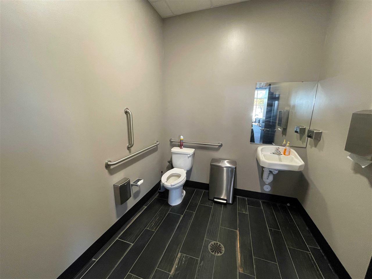 2870 Edgewood Rd SW #200 CedarRapids IA 52404