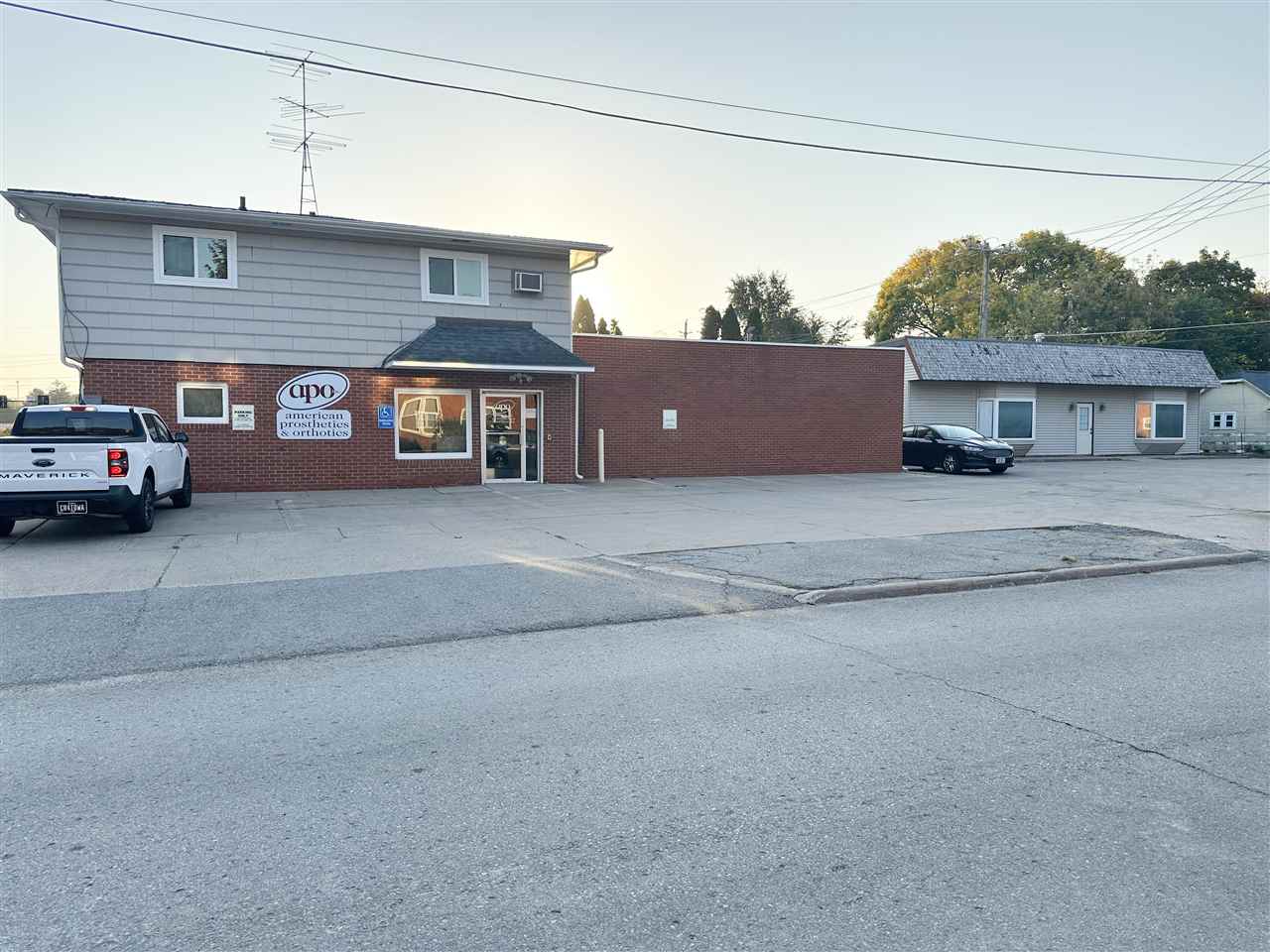 Edge Realty Group 2203 Muscatine Ave, Iowa City