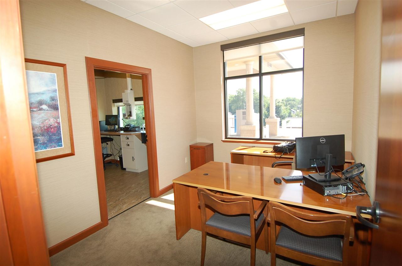 Edge Realty Group 640 Hwy 1 W, Iowa City