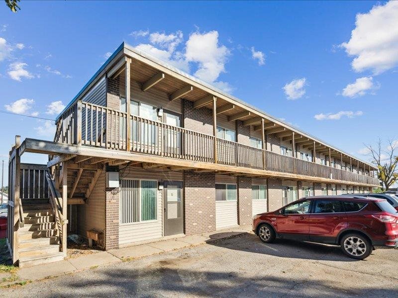 120-126 NE 32nd Street CedarRapids IA 52402