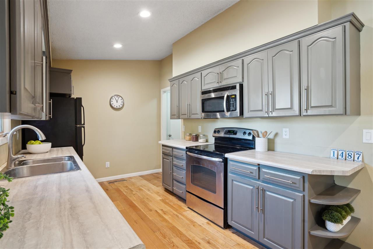 Edge Realty Group 1487 Valley View Drive, Coralville